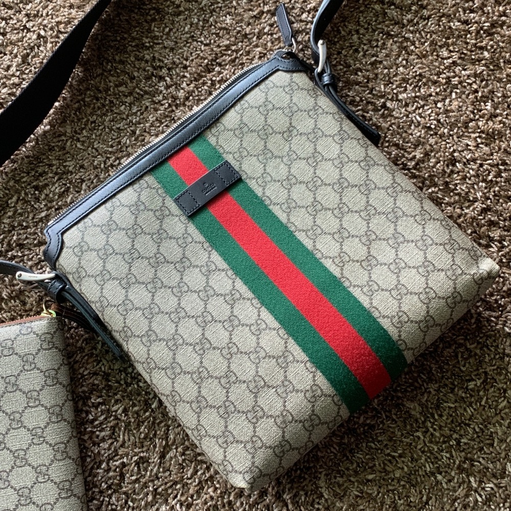 Gucci messenger bag